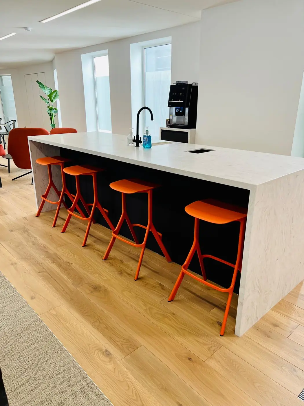 Cafe counter and touchdown seating at GXO